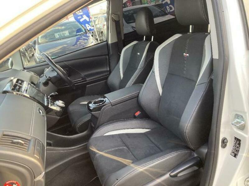 PRIUS ALPHA