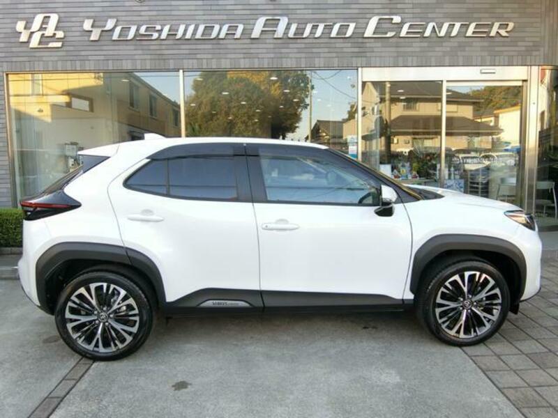 YARIS CROSS