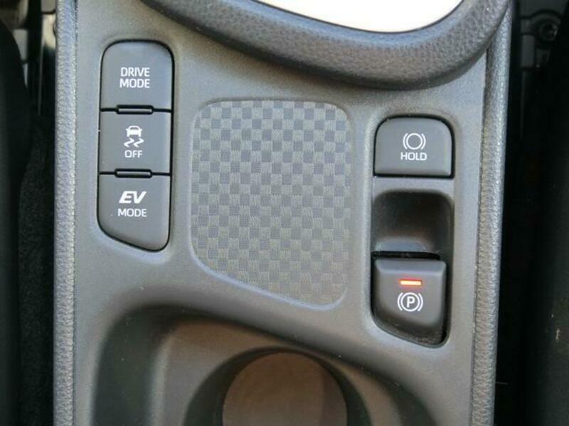 YARIS CROSS