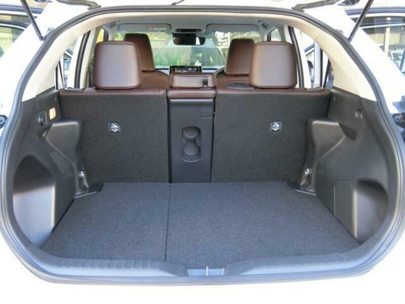 YARIS CROSS