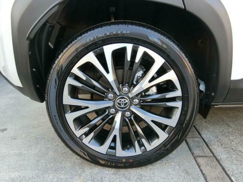 YARIS CROSS