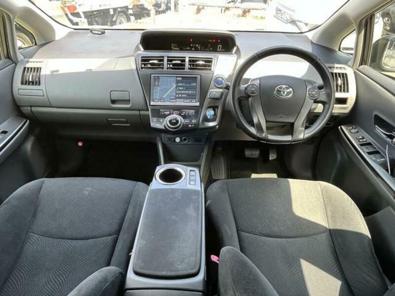 PRIUS ALPHA