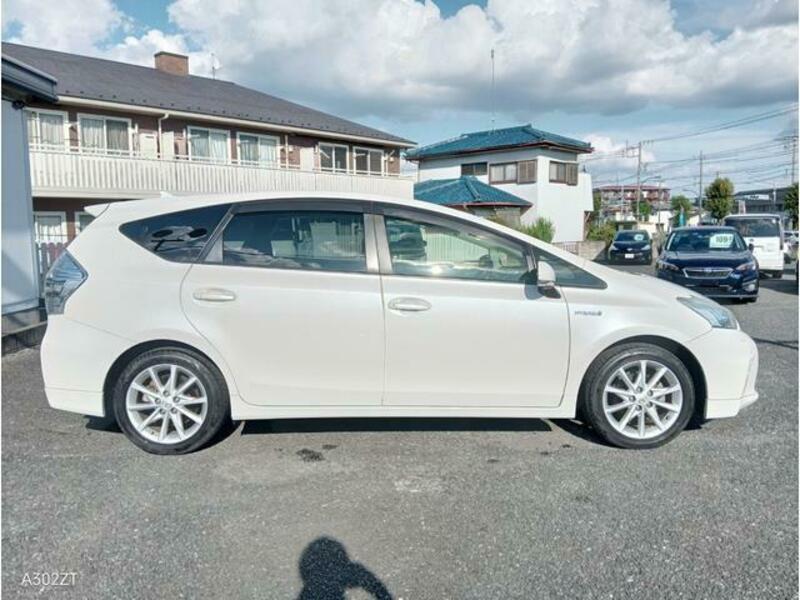 PRIUS ALPHA