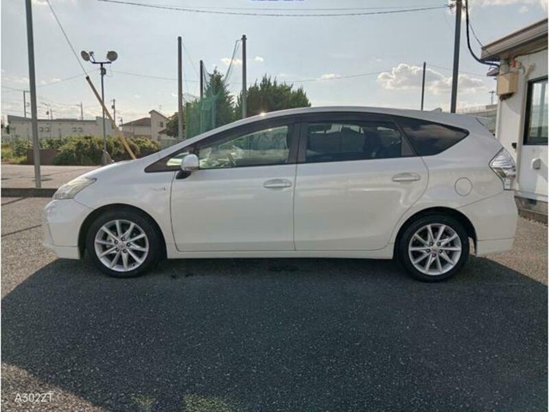 PRIUS ALPHA