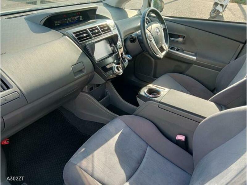 PRIUS ALPHA
