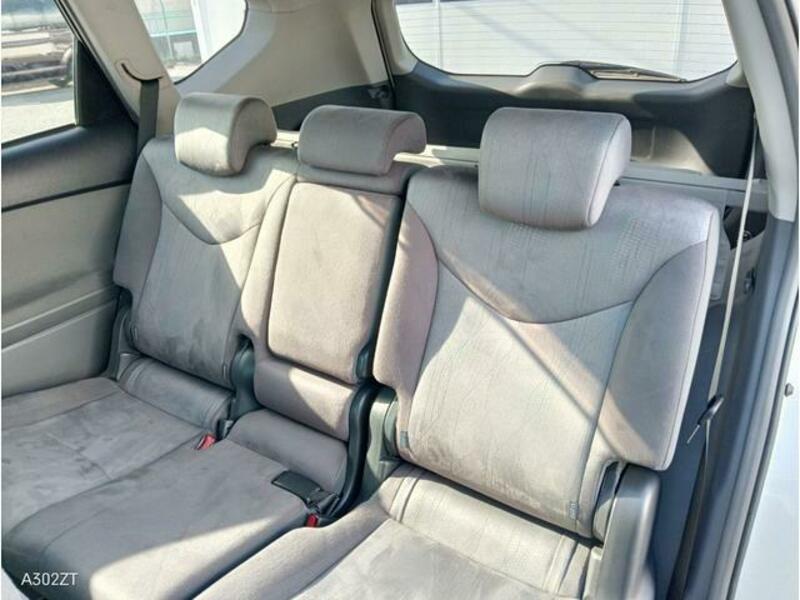 PRIUS ALPHA