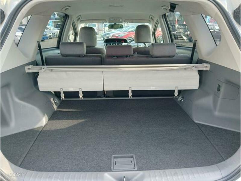 PRIUS ALPHA