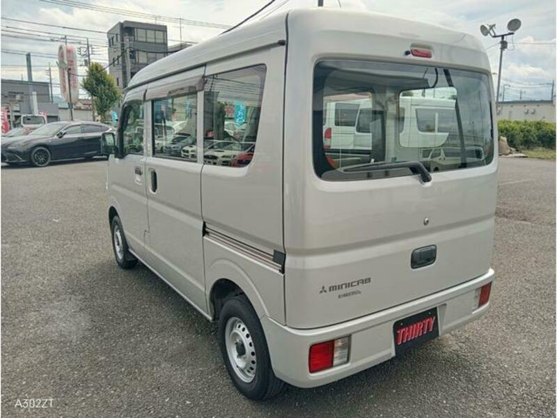 MINICAB VAN
