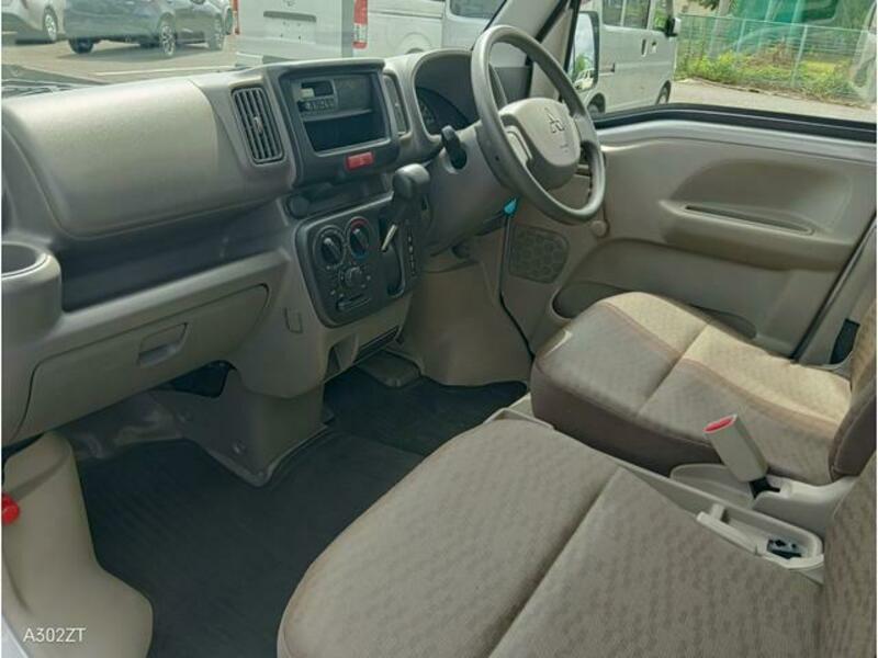 MINICAB VAN