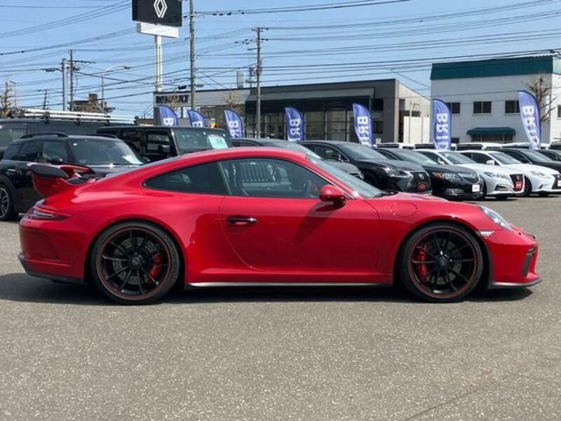 911