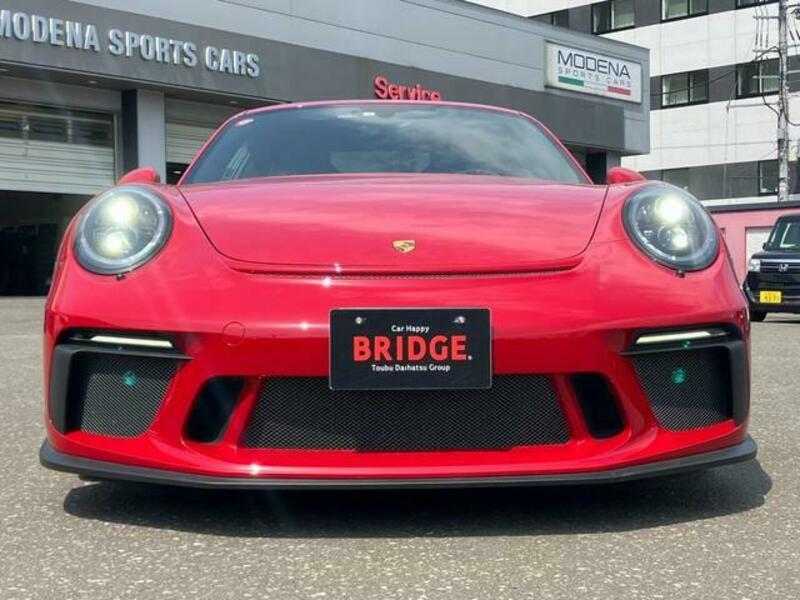 911