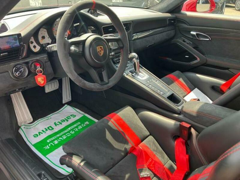 911