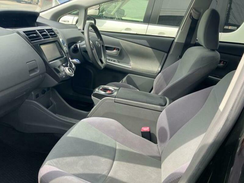 PRIUS ALPHA