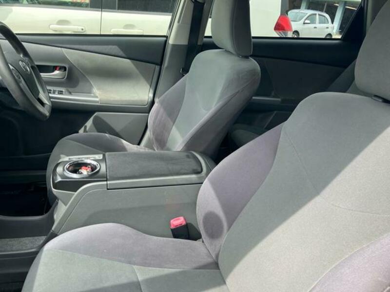 PRIUS ALPHA