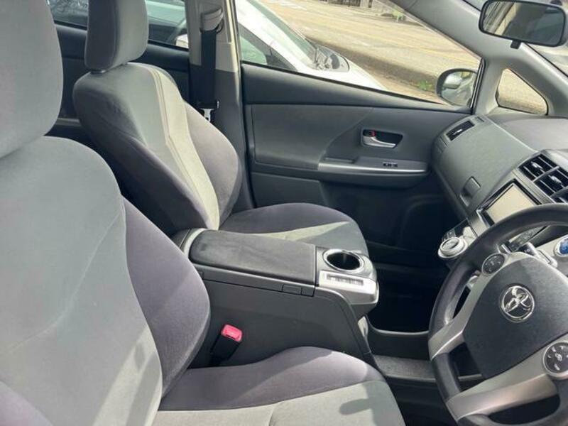 PRIUS ALPHA