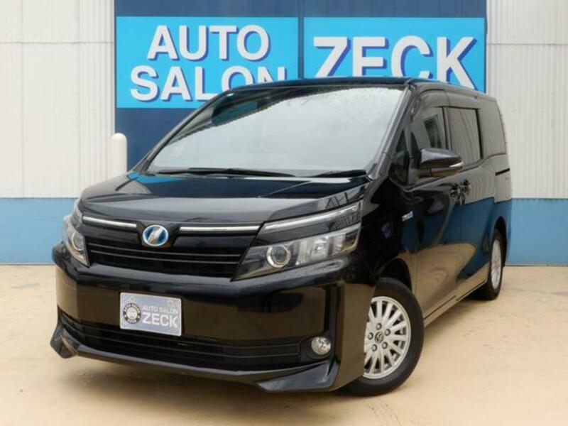 TOYOTA VOXY