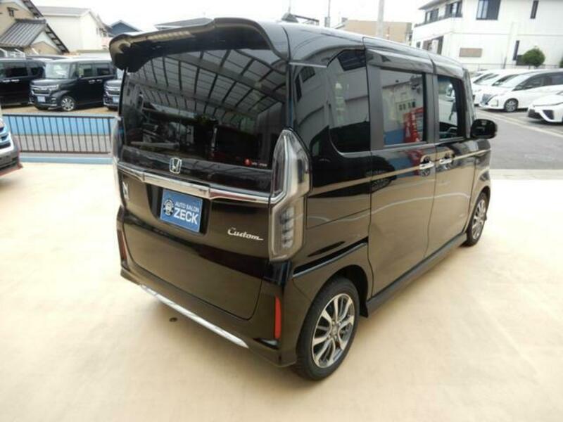 N BOX CUSTOM