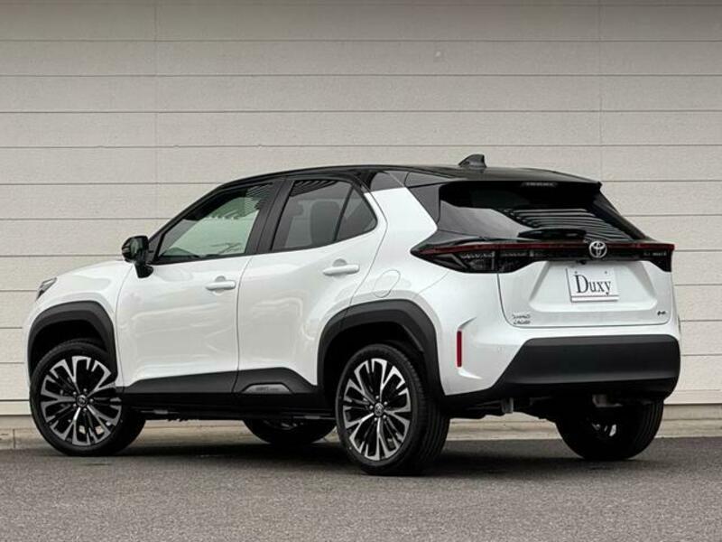 YARIS CROSS