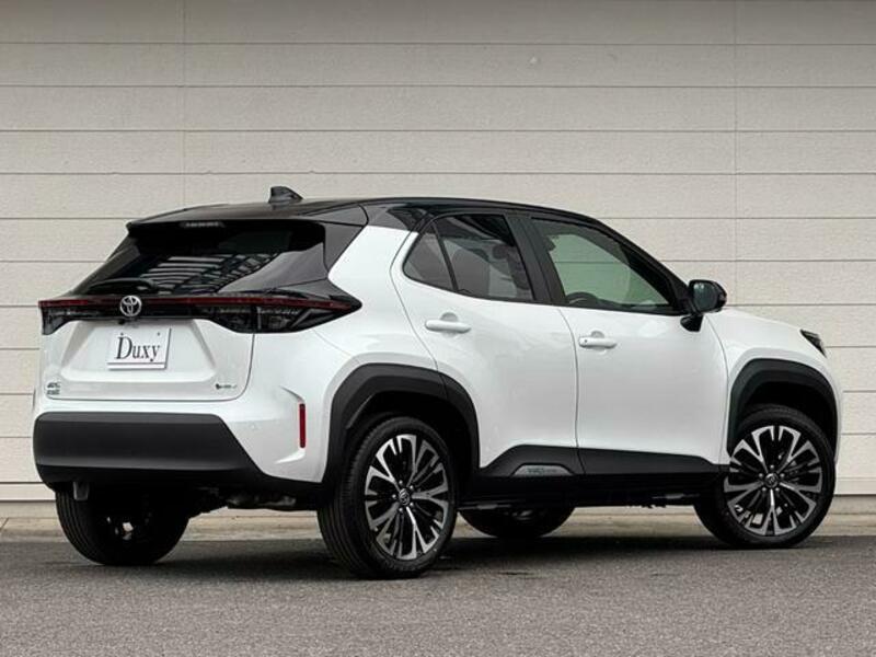 YARIS CROSS