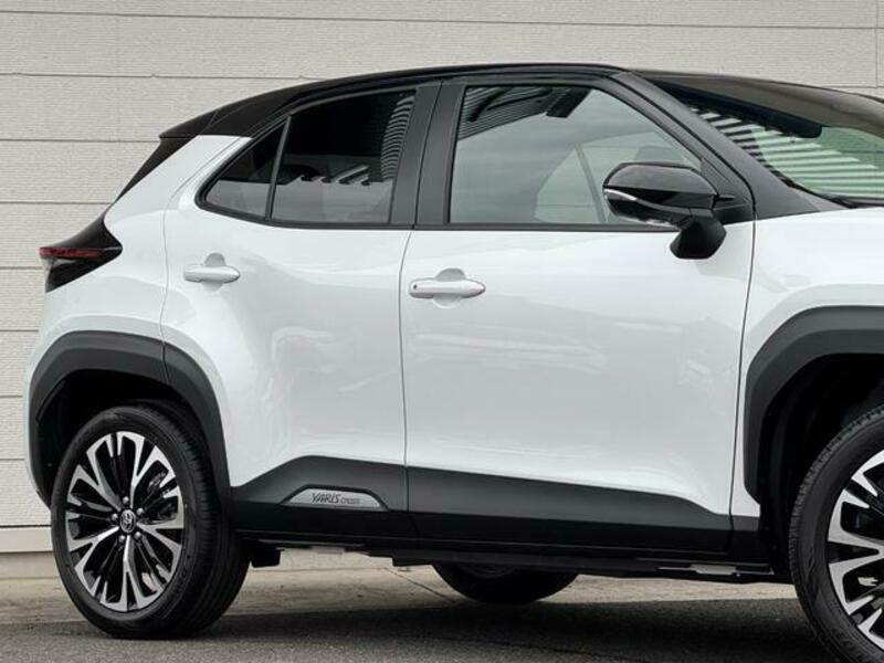 YARIS CROSS