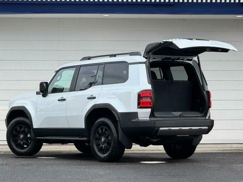 LAND CRUISER 250
