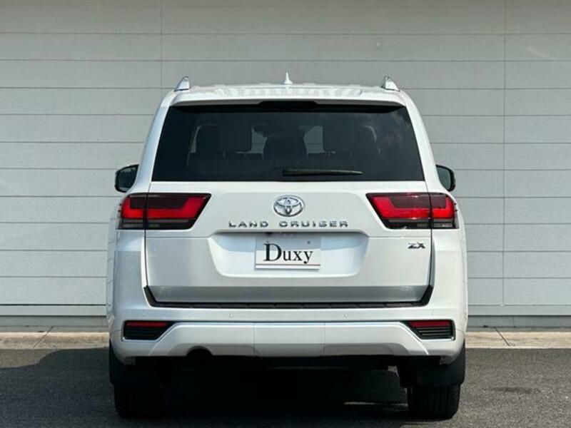 LAND CRUISER