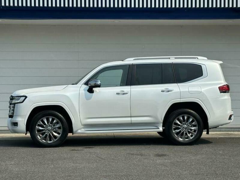LAND CRUISER