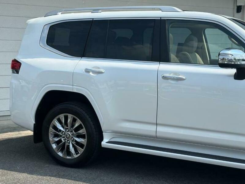 LAND CRUISER