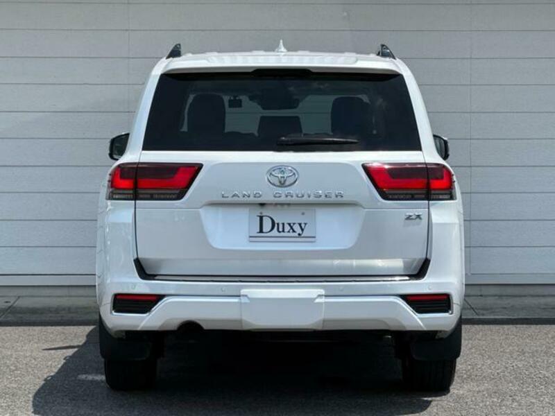 LAND CRUISER