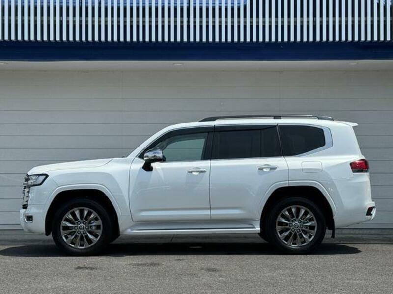 LAND CRUISER