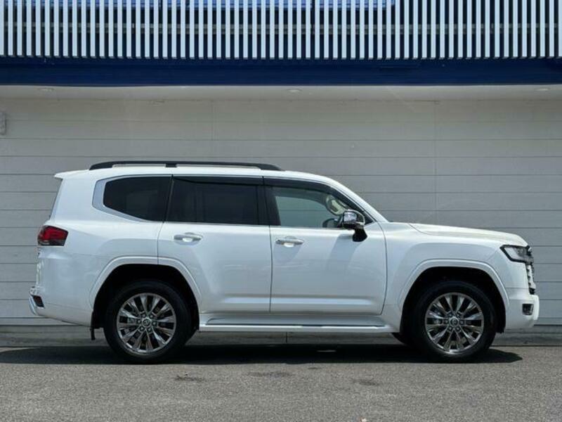 LAND CRUISER