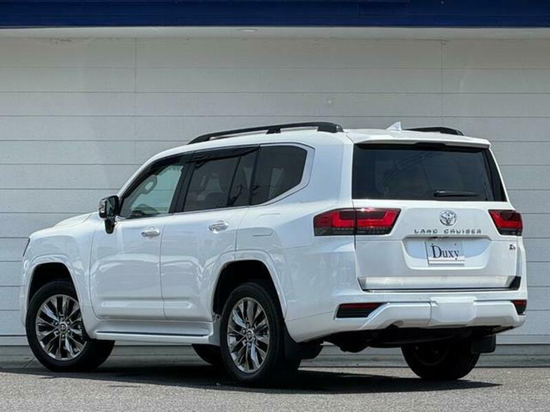 LAND CRUISER