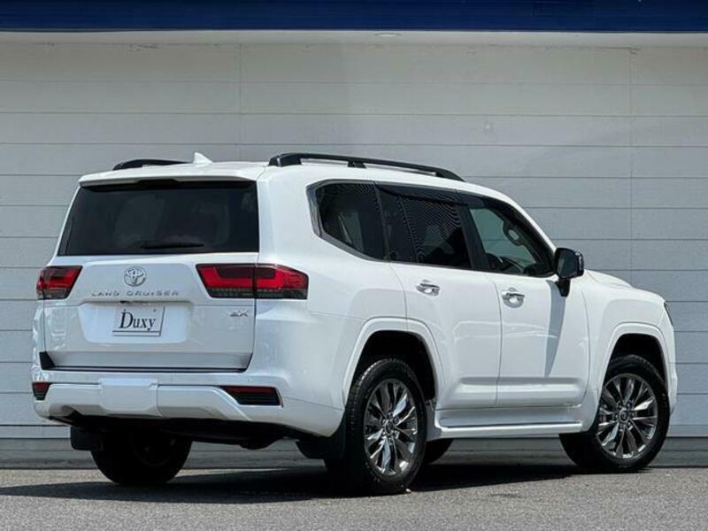 LAND CRUISER