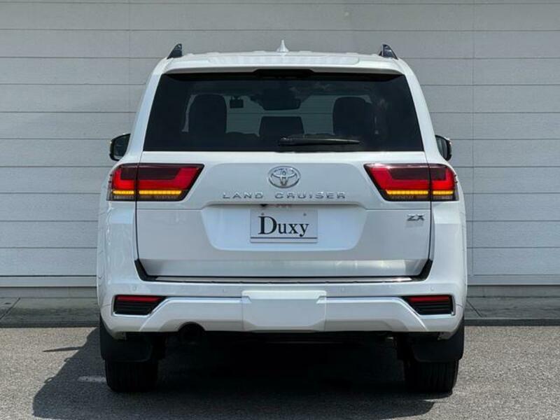 LAND CRUISER