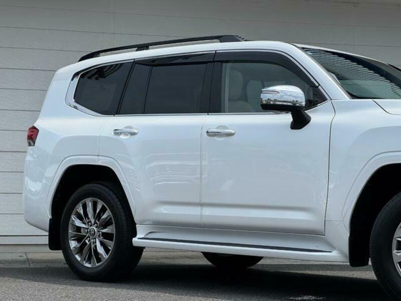 LAND CRUISER