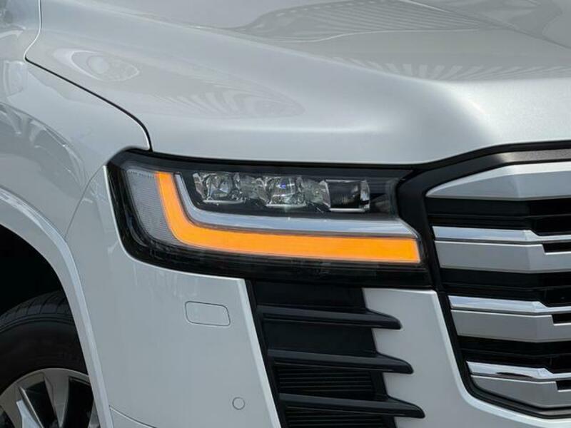 LAND CRUISER