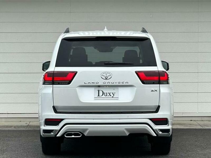 LAND CRUISER