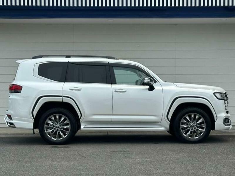 LAND CRUISER