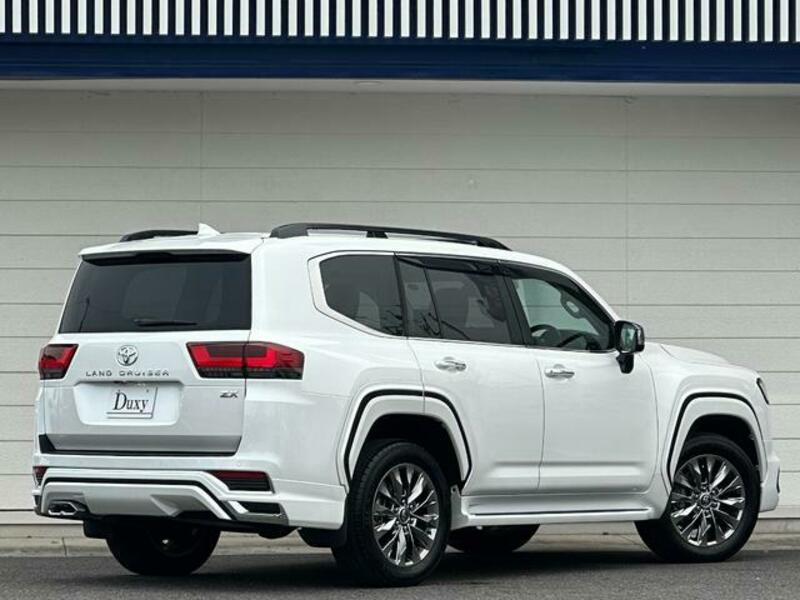 LAND CRUISER