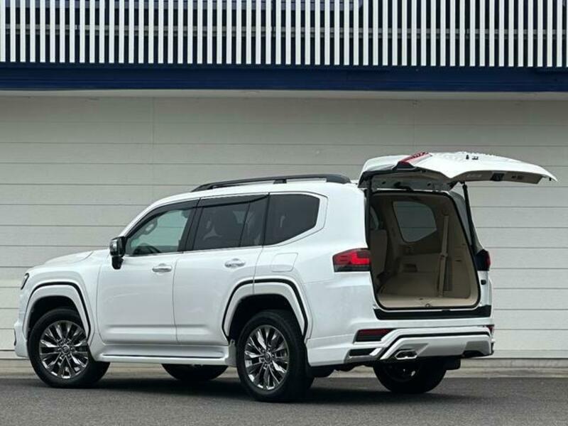 LAND CRUISER