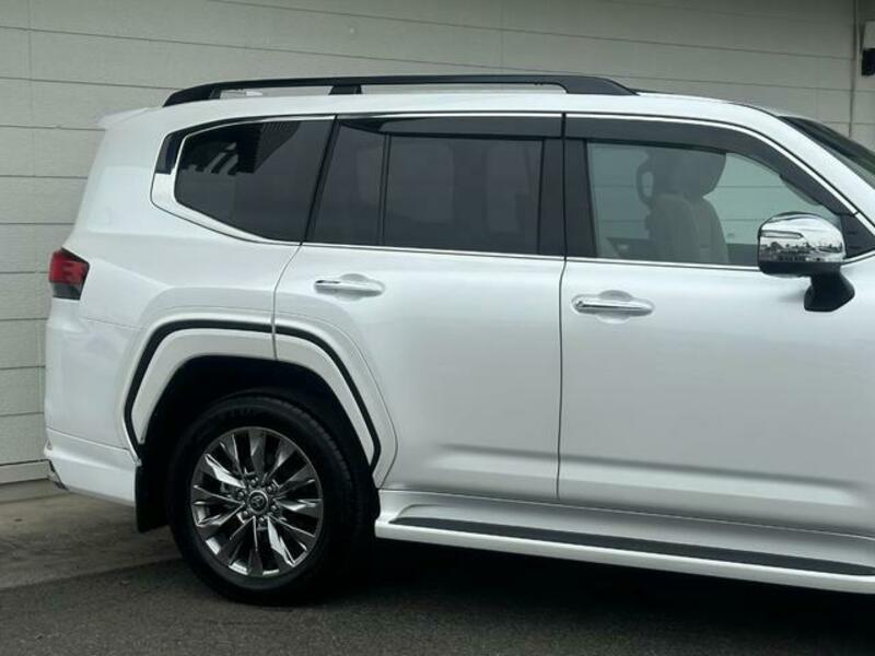 LAND CRUISER