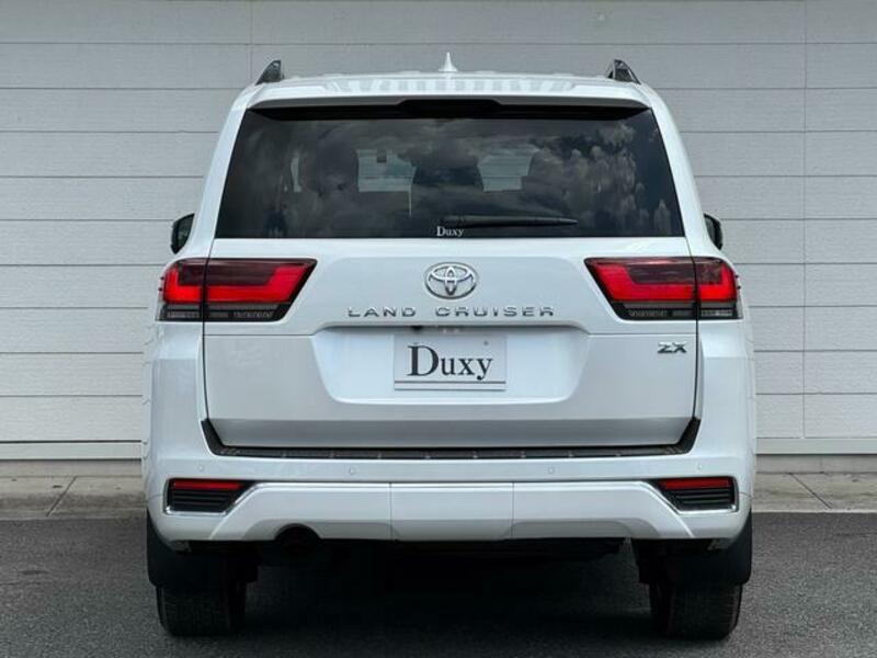 LAND CRUISER