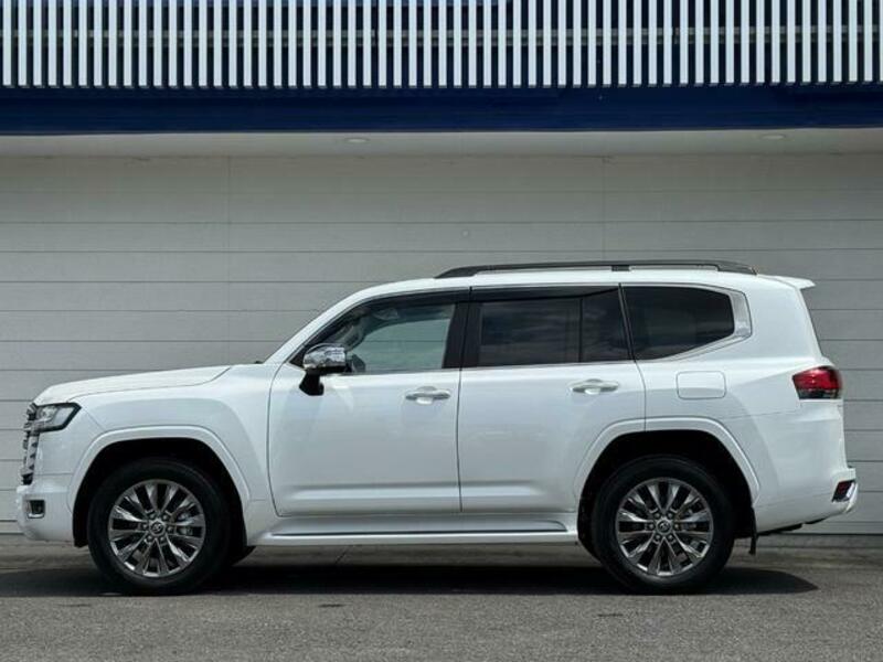 LAND CRUISER