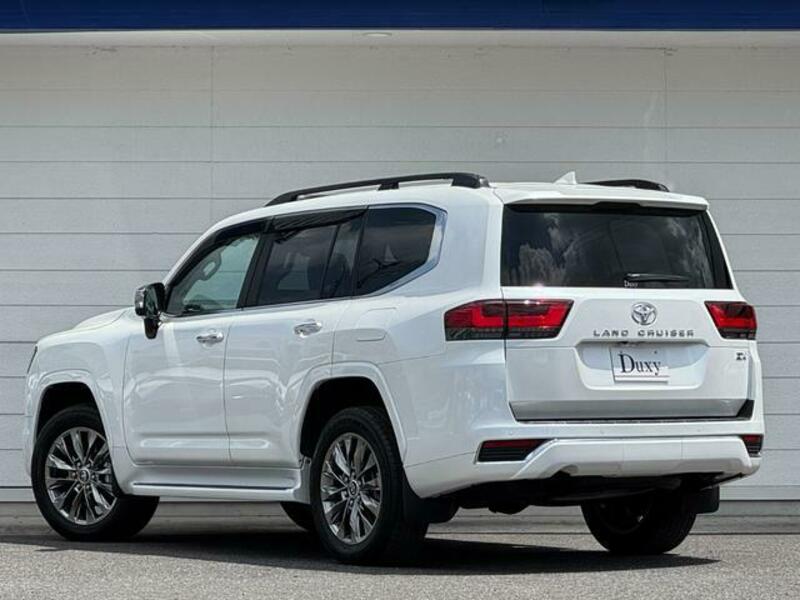 LAND CRUISER