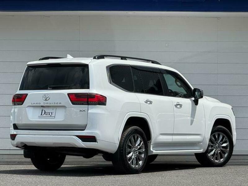 LAND CRUISER