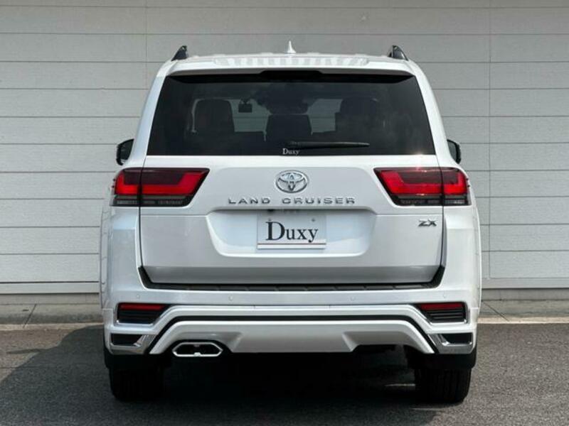 LAND CRUISER