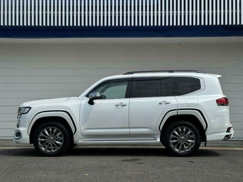 LAND CRUISER