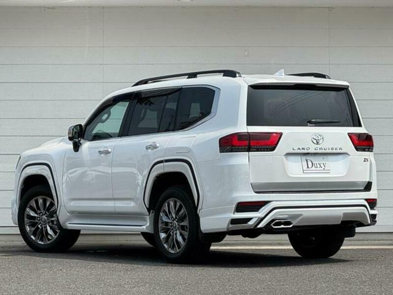 LAND CRUISER