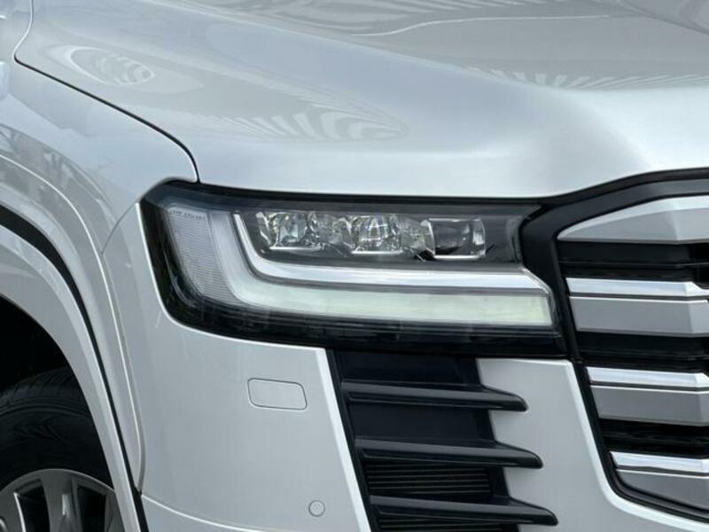LAND CRUISER