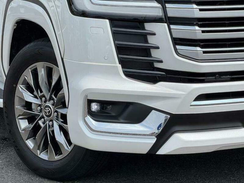 LAND CRUISER